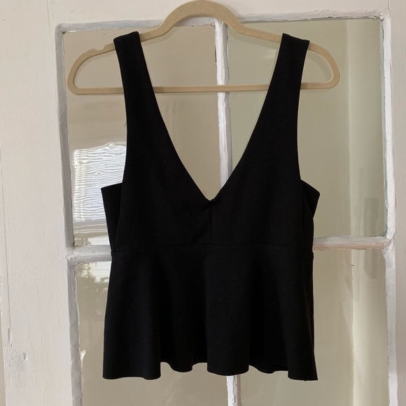 silence + noise Tops - Sexy Silence and Noise Deep V Crop Top silence + noise Tops - Sexy Silence and Noise Deep V Crop Top